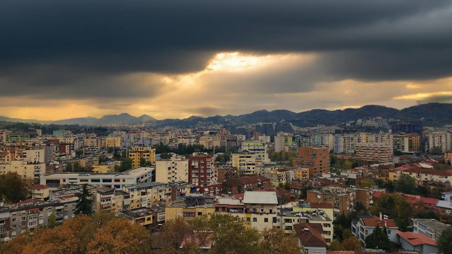 Skyline Apartments Tirana 0*,